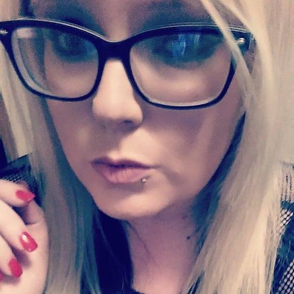 Meet your Posher, Candice - Picture 1 of 1